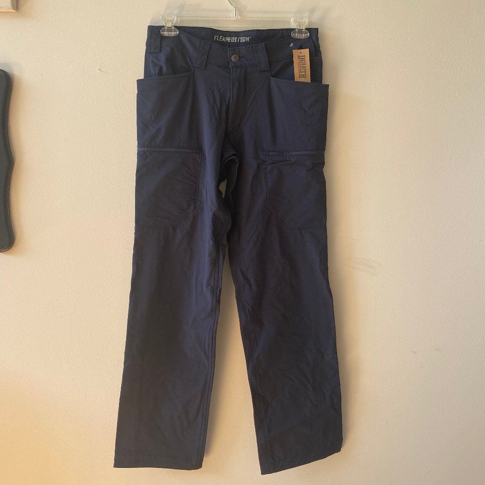NWT Navy Duluth Trading Co Flexpedition Cargo Pants 32x34